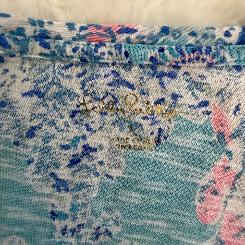 Lilly Pulitzer Blue and Pink Floral V-Neck Tee #tometogirl Fmedtersnean #summer - Picture 7 of 8